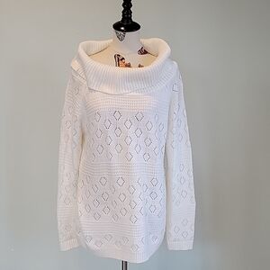 Croft & BARROW off-white cowl neck sweater.  Size is 1X.  Nice pattern.
